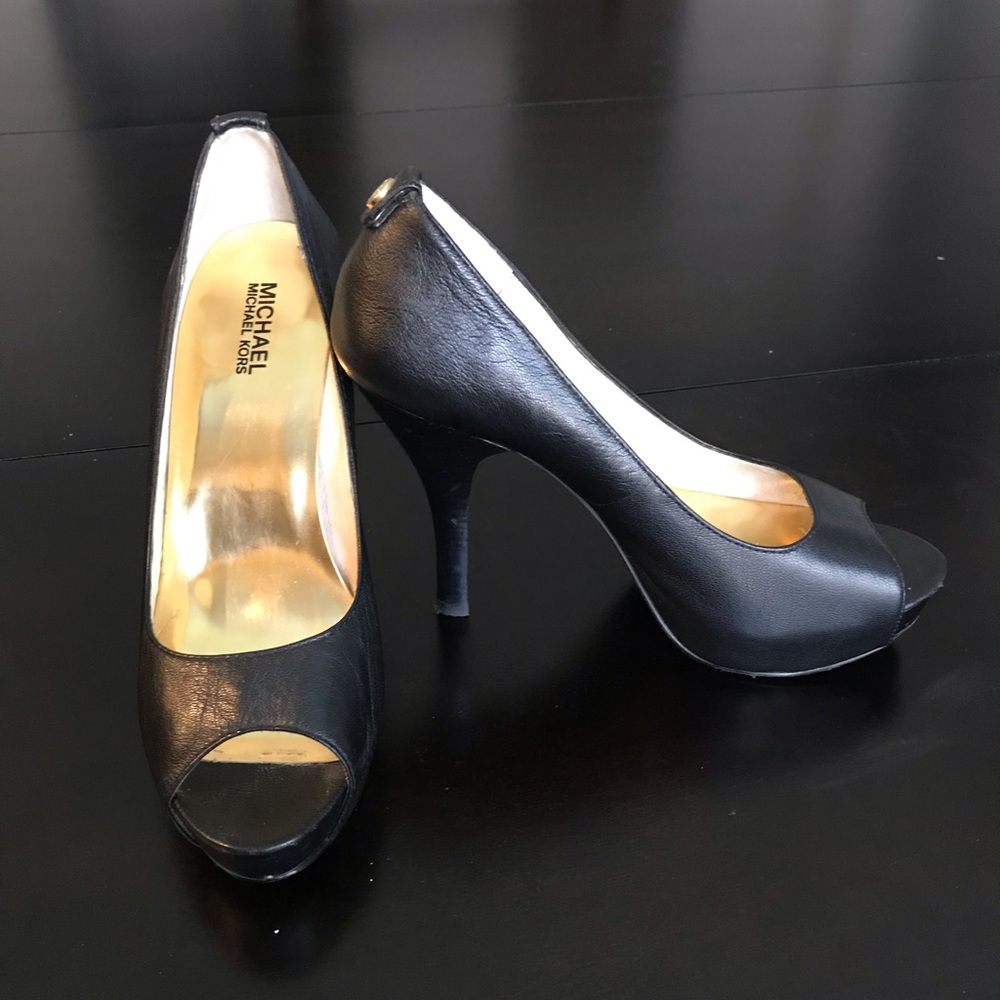 Michael Kors Peep Toe Pumps Size 9